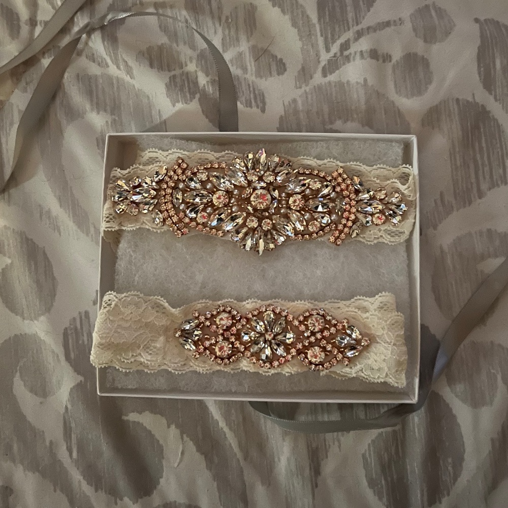 Wedding garter set